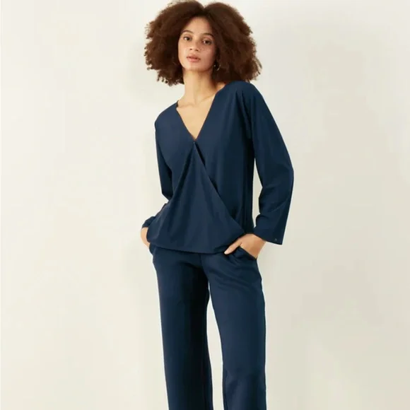 Aday That's A Wrap Top size Medium in Navy - Picture 2 of 4